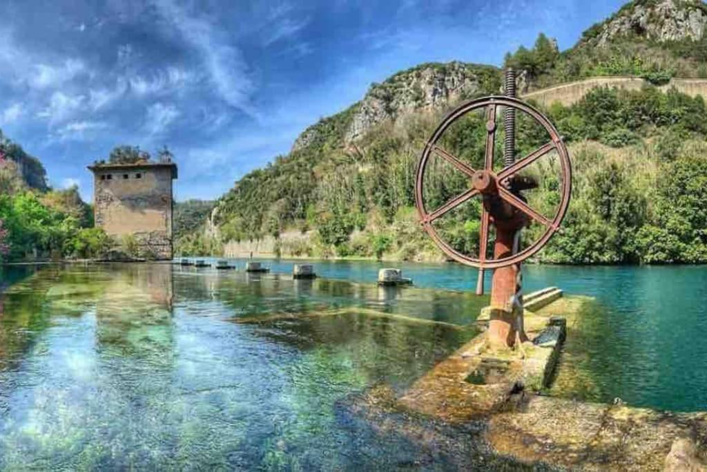 Fresco E Colorato Appartamentino In Narni Scalo Extérieur photo